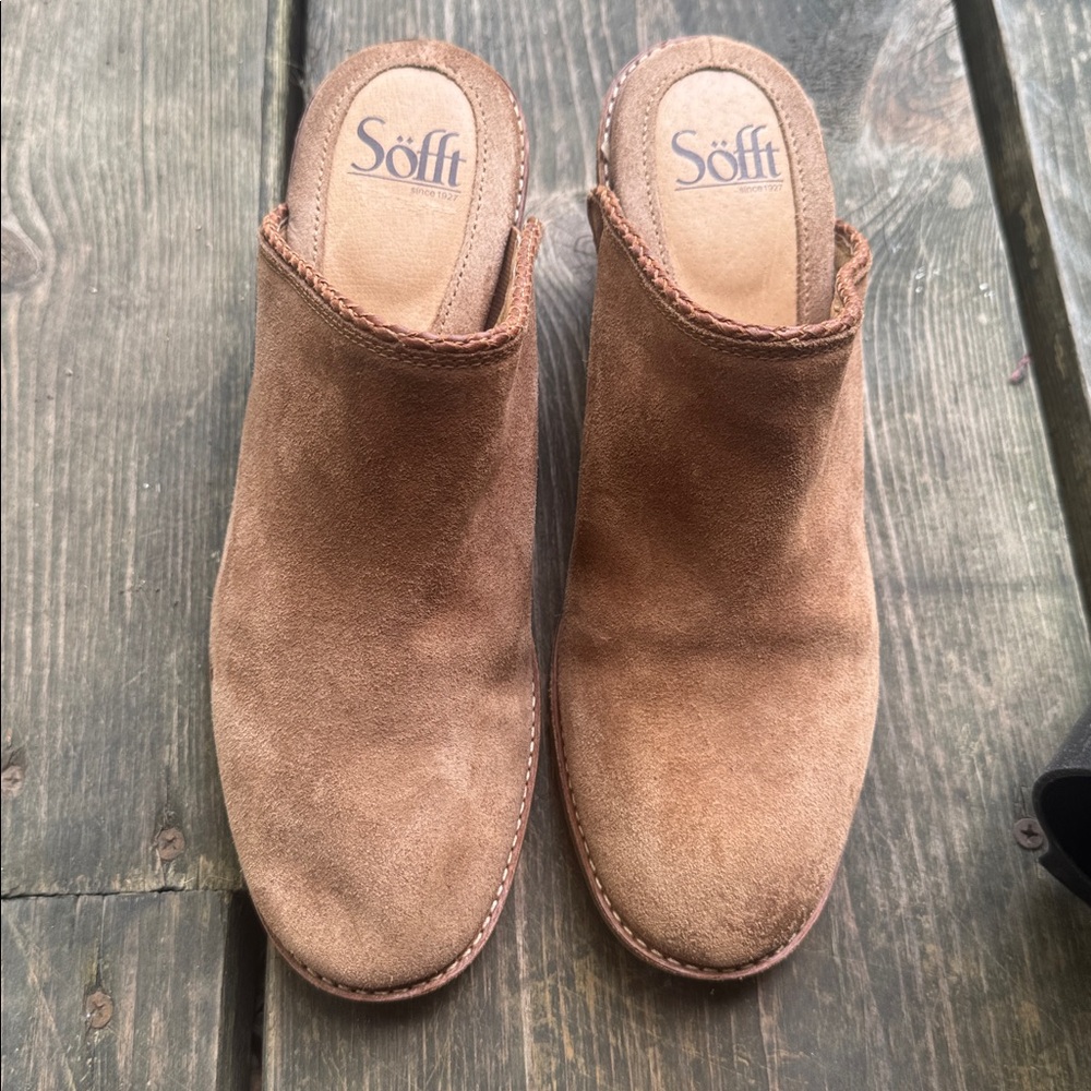 Sofft Women's Tan Suede Mules